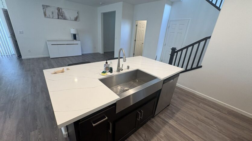 8213 Ocho Way - Elk Grove - California - 3 bed, 2.5 bath rental property