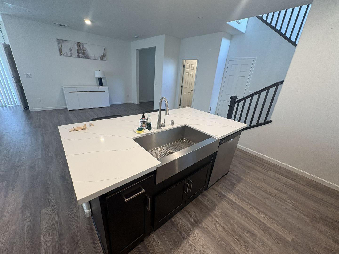 8213 Ocho Way - Elk Grove - California - 3 bed, 2.5 bath rental property