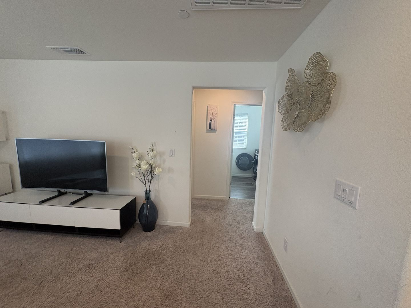 8213 Ocho Way - Elk Grove - California - 3 bed, 2.5 bath rental property