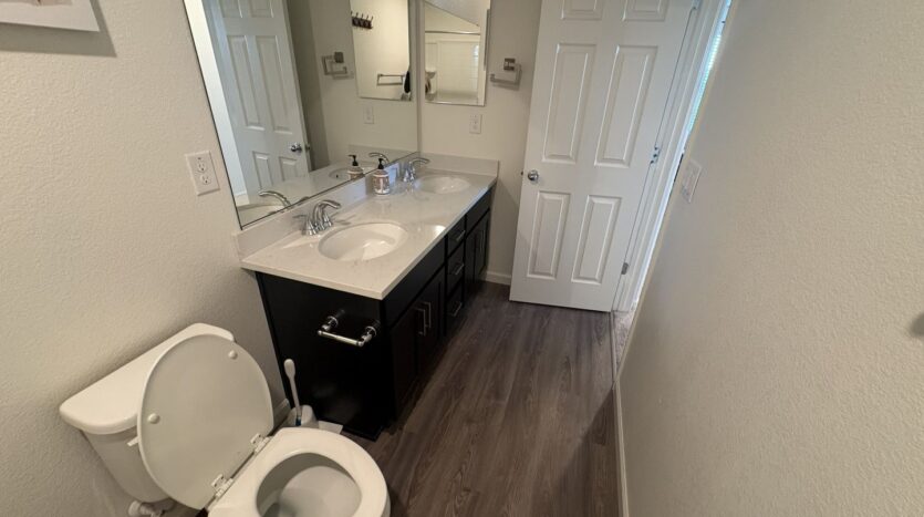 8213 Ocho Way - Elk Grove - California - 3 bed, 2.5 bath rental property