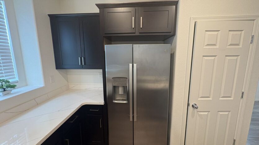 8213 Ocho Way - Elk Grove - California - 3 bed, 2.5 bath rental property