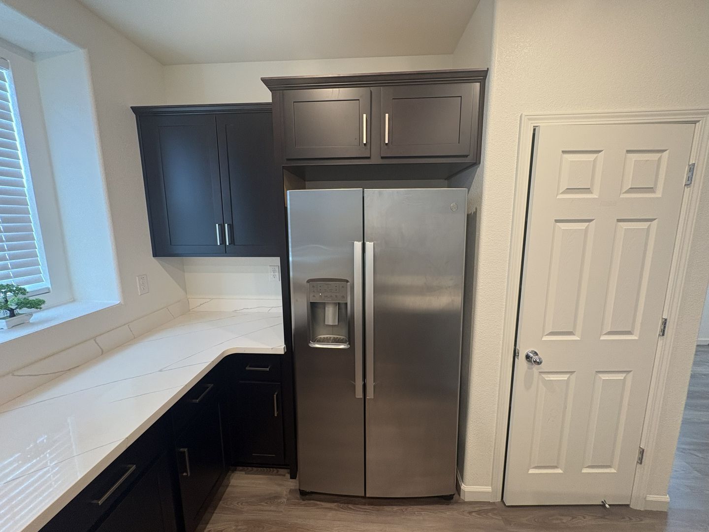 8213 Ocho Way - Elk Grove - California - 3 bed, 2.5 bath rental property