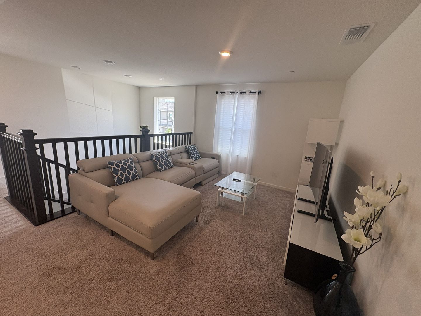 8213 Ocho Way - Elk Grove - California - 3 bed, 2.5 bath rental property