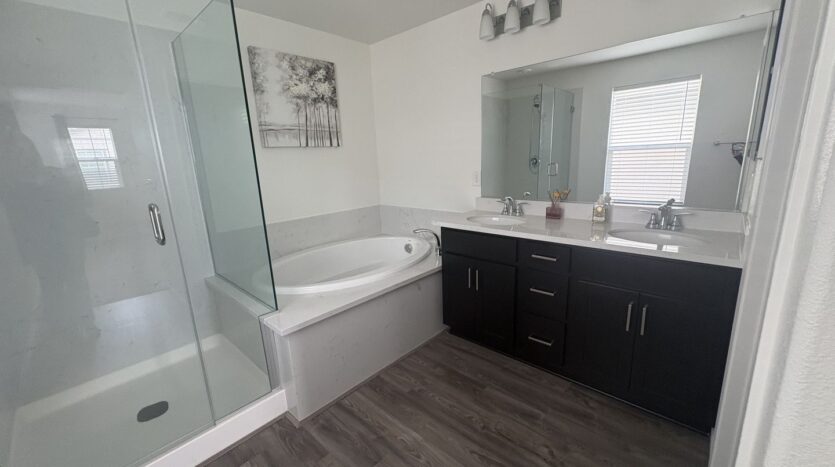 8213 Ocho Way - Elk Grove - California - 3 bed, 2.5 bath rental property