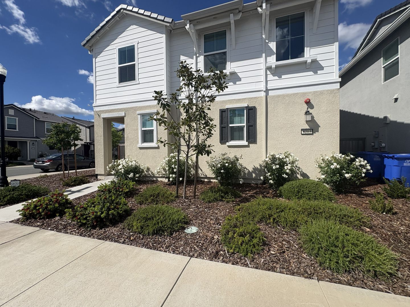 8213 Ocho Way - Elk Grove - California - 3 bed, 2.5 bath rental property