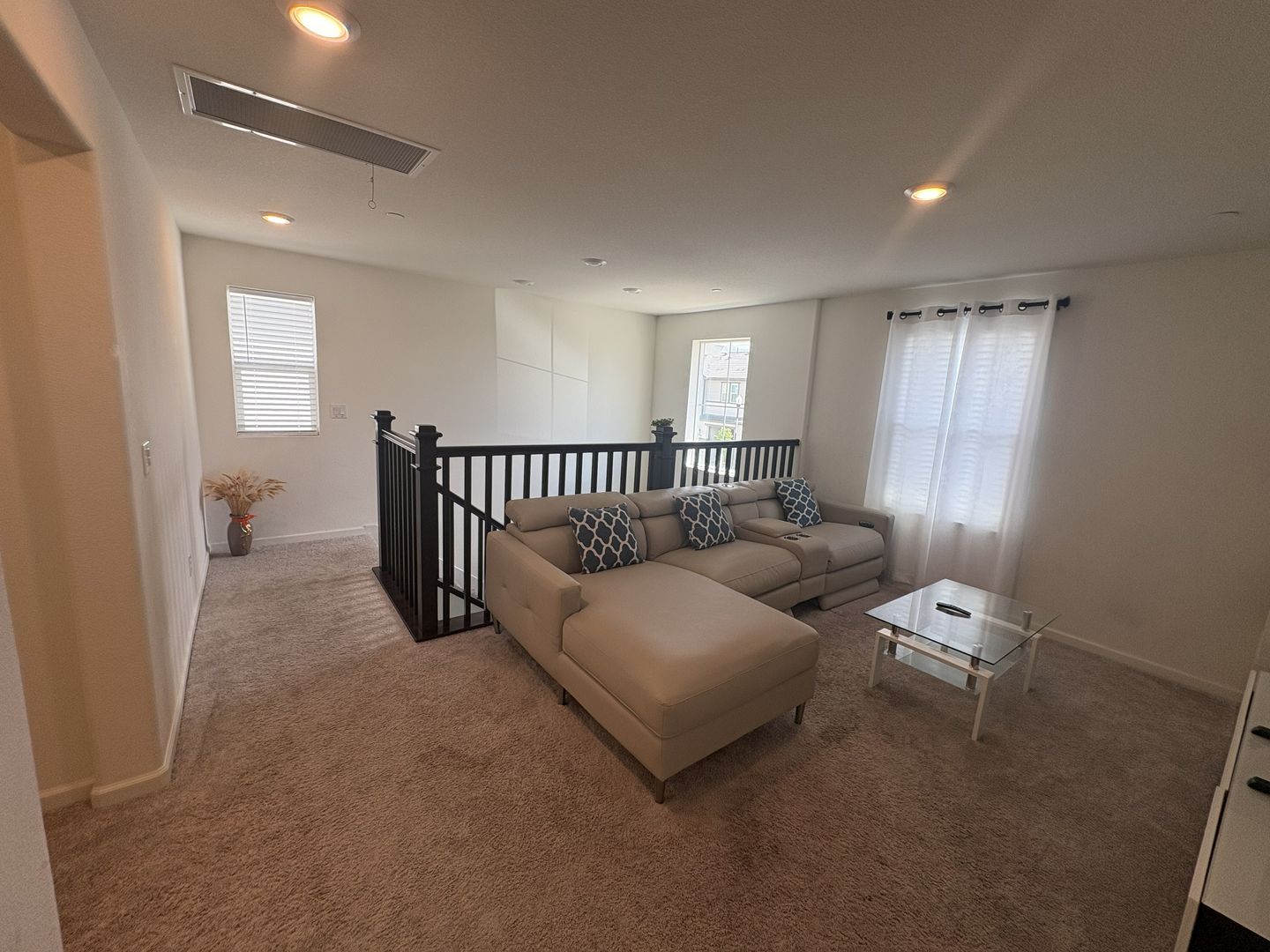 8213 Ocho Way - Elk Grove - California - 3 bed, 2.5 bath rental property