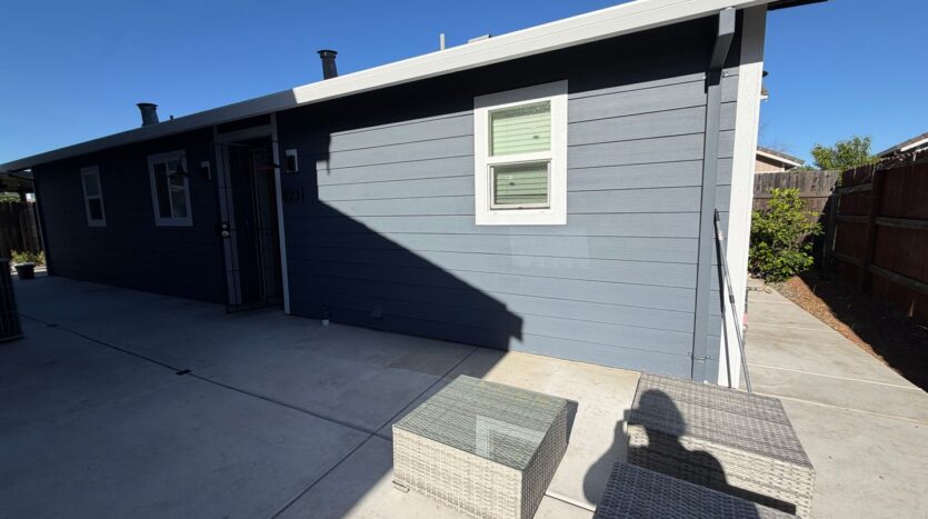 8231 Hardester Dr - Sacramento - California - 2 bed, 2 bath rental property