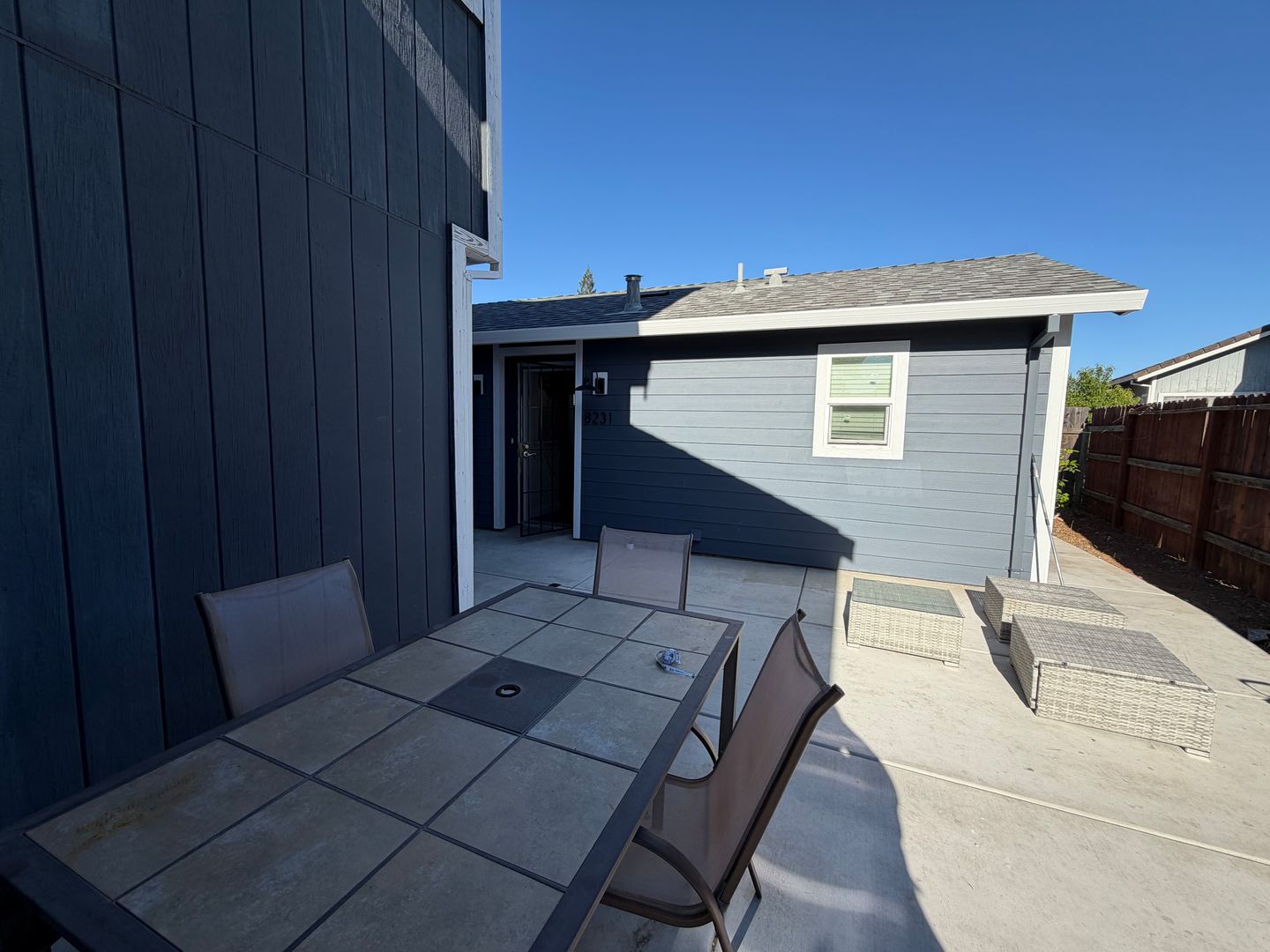 8231 Hardester Dr - Sacramento - California - 2 bed, 2 bath rental property