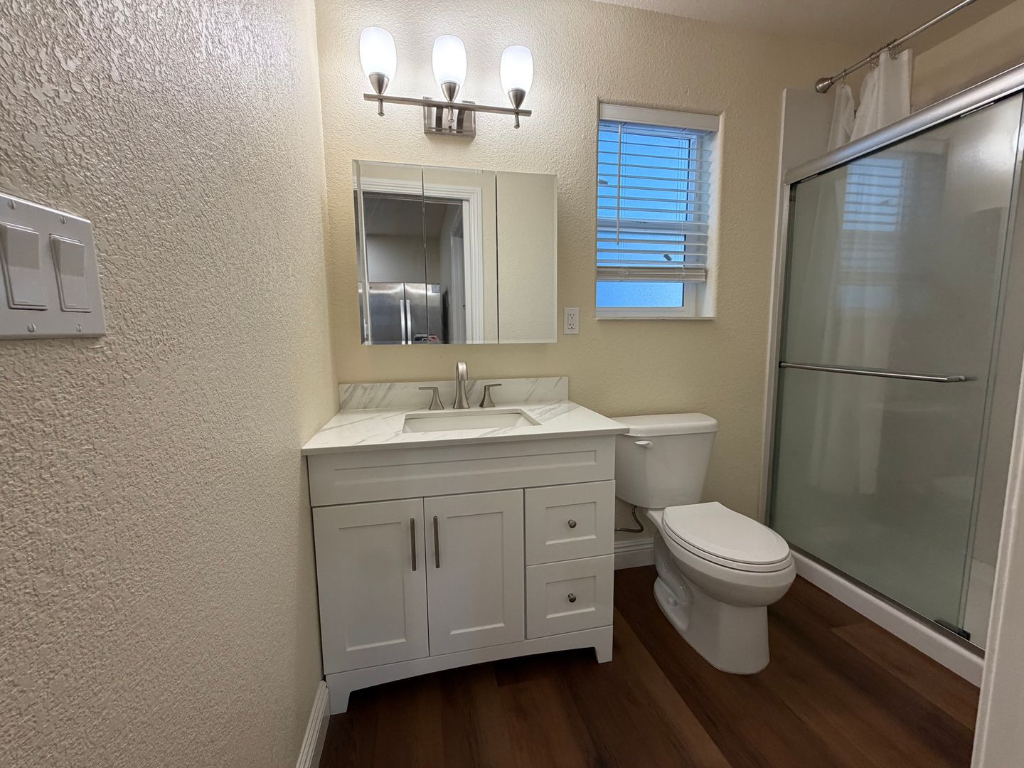 8231 Hardester Dr - Sacramento - California - 2 bed, 2 bath rental property