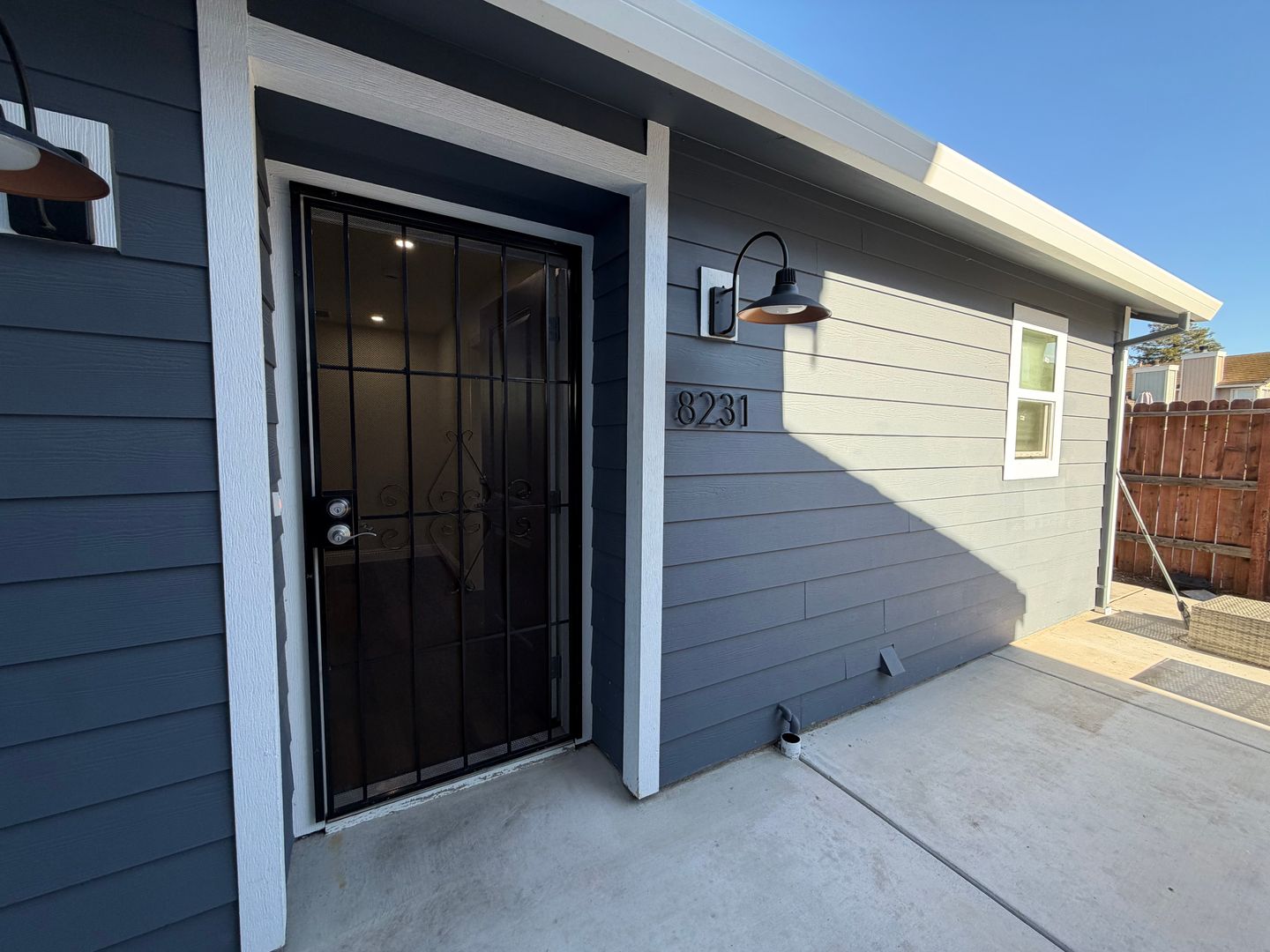 8231 Hardester Dr - Sacramento - California - 2 bed, 2 bath rental property