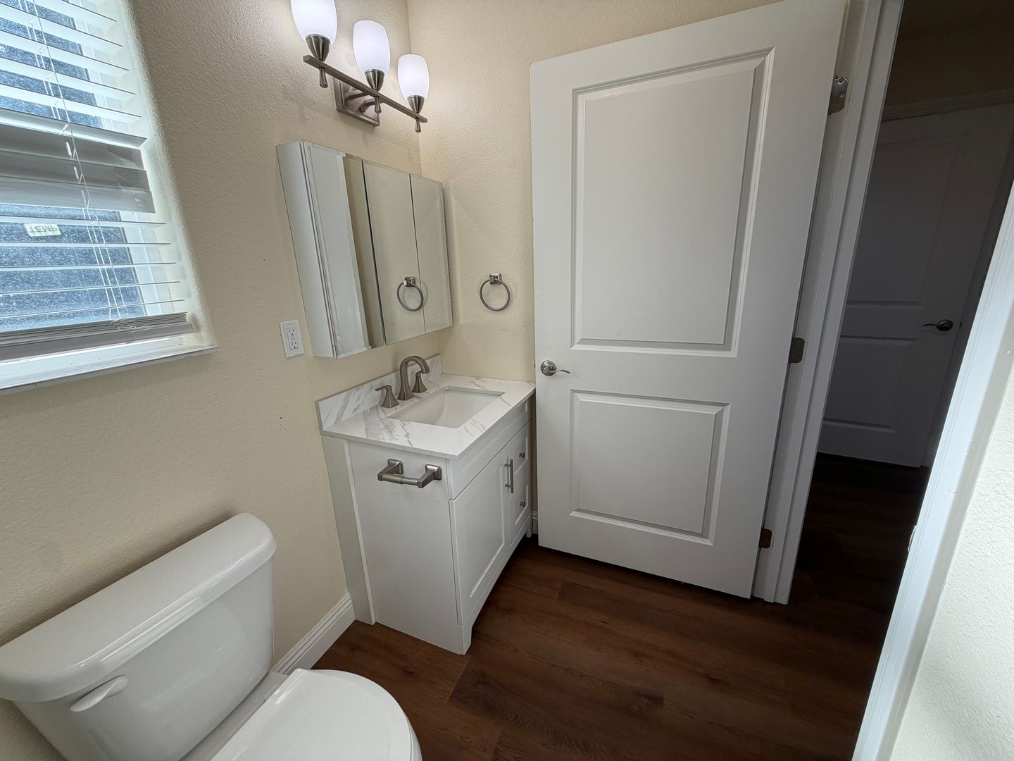 8231 Hardester Dr - Sacramento - California - 2 bed, 2 bath rental property