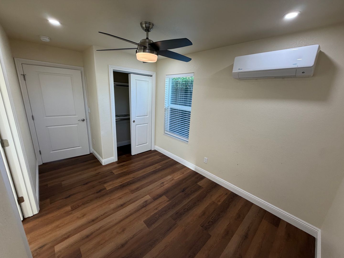 8231 Hardester Dr - Sacramento - California - 2 bed, 2 bath rental property