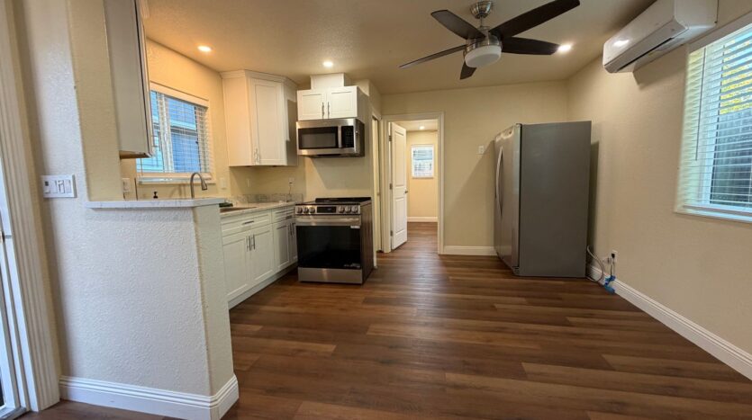 8231 Hardester Dr - Sacramento - California - 2 bed, 2 bath rental property