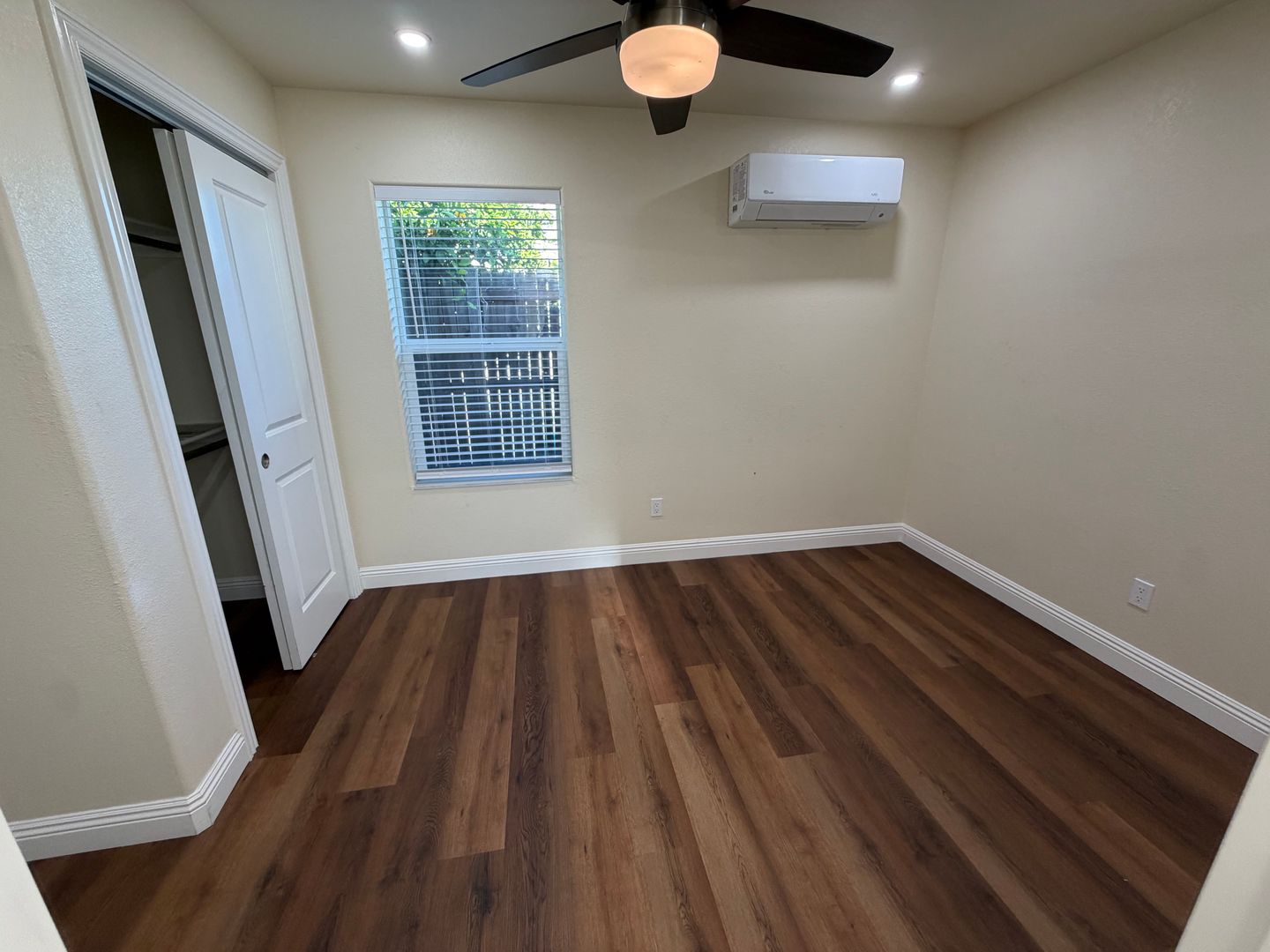 8231 Hardester Dr - Sacramento - California - 2 bed, 2 bath rental property