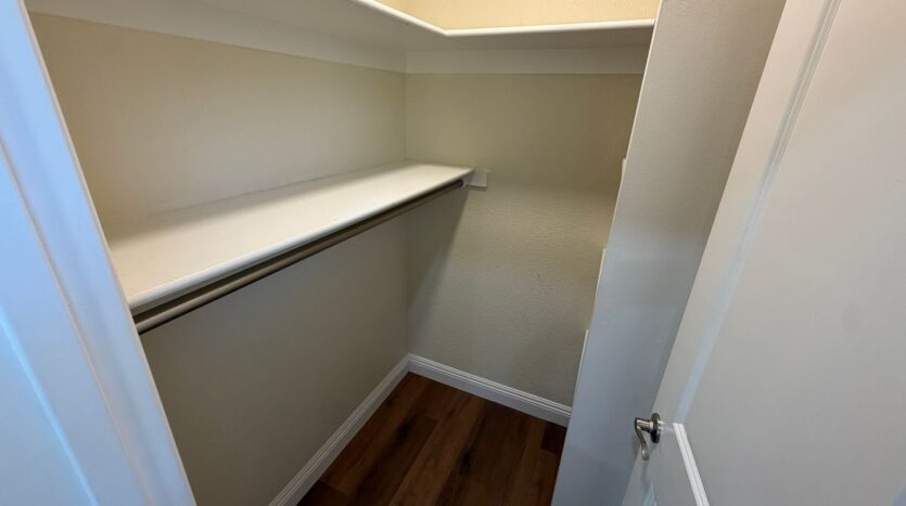 8231 Hardester Dr - Sacramento - California - 2 bed, 2 bath rental property