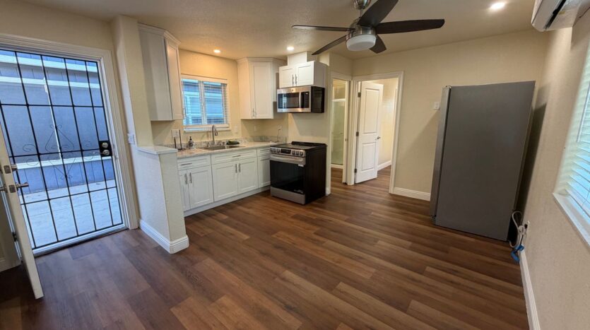 8231 Hardester Dr - Sacramento - California - 2 bed, 2 bath rental property