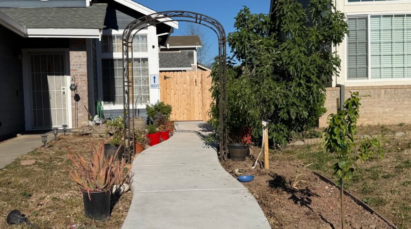 8231 Hardester Dr - Sacramento - California - 2 bed, 2 bath rental property