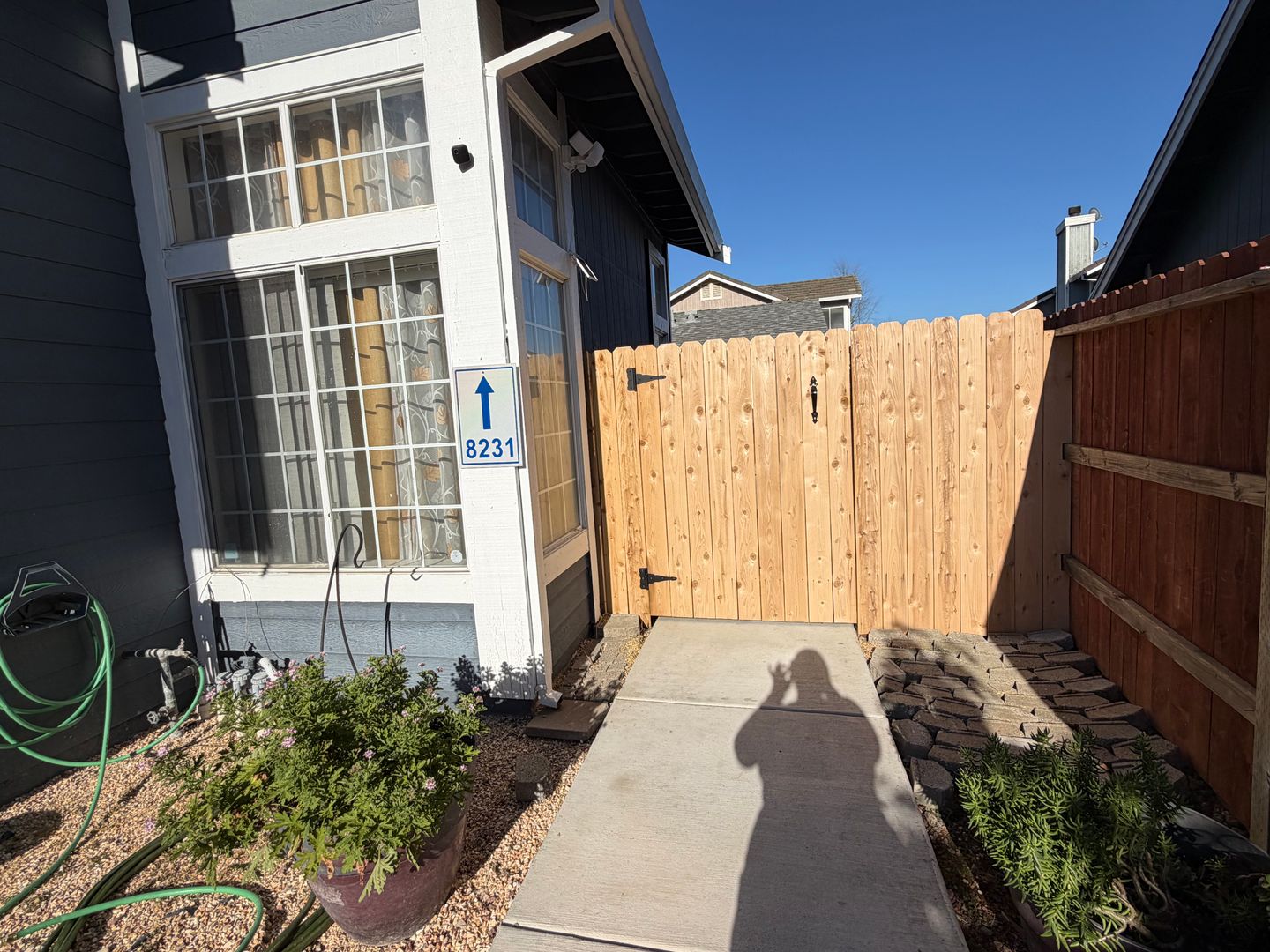 8231 Hardester Dr - Sacramento - California - 2 bed, 2 bath rental property