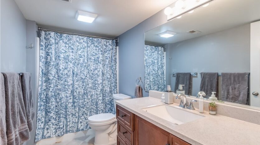 824 Blueberry Ln. - Bellingham - Washington - 6 bed, 3.5 bath rental property