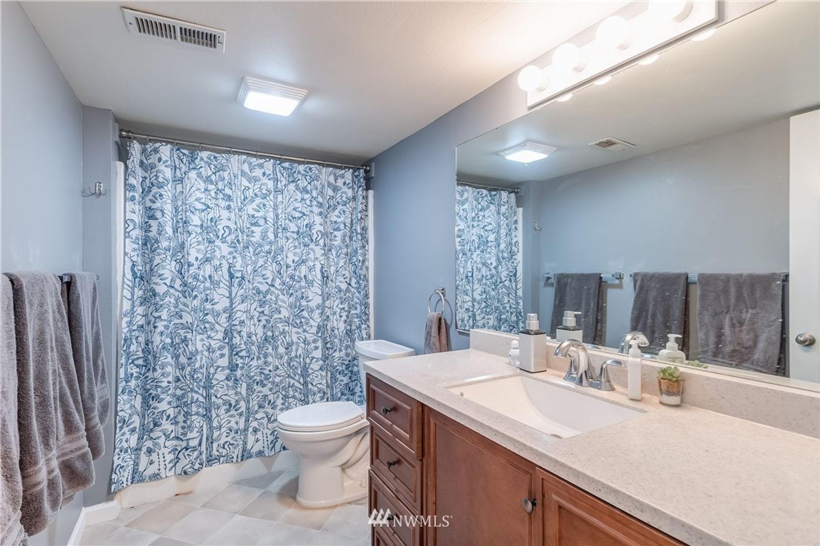 824 Blueberry Ln. - Bellingham - Washington - 6 bed, 3.5 bath rental property