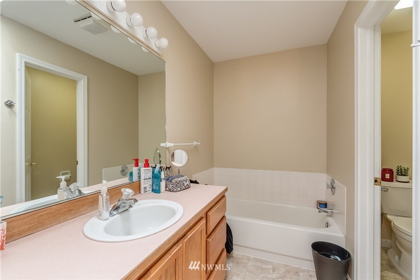 824 Blueberry Ln. - Bellingham - Washington - 6 bed, 3.5 bath rental property