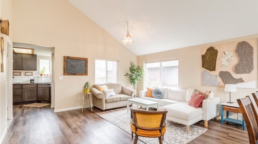 824 Blueberry Ln. - Bellingham - Washington - 6 bed, 3.5 bath rental property