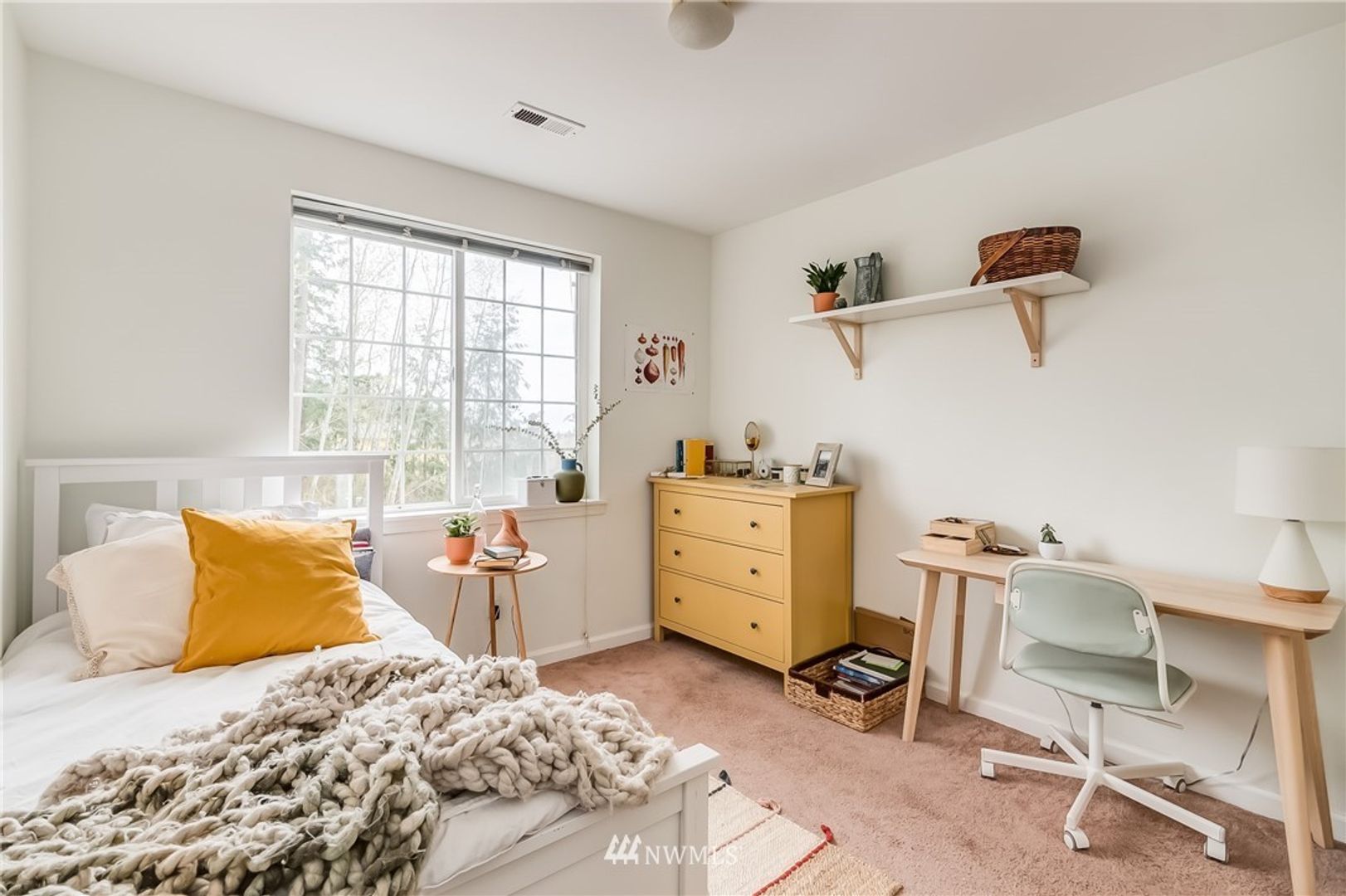 824 Blueberry Ln. - Bellingham - Washington - 6 bed, 3.5 bath rental property