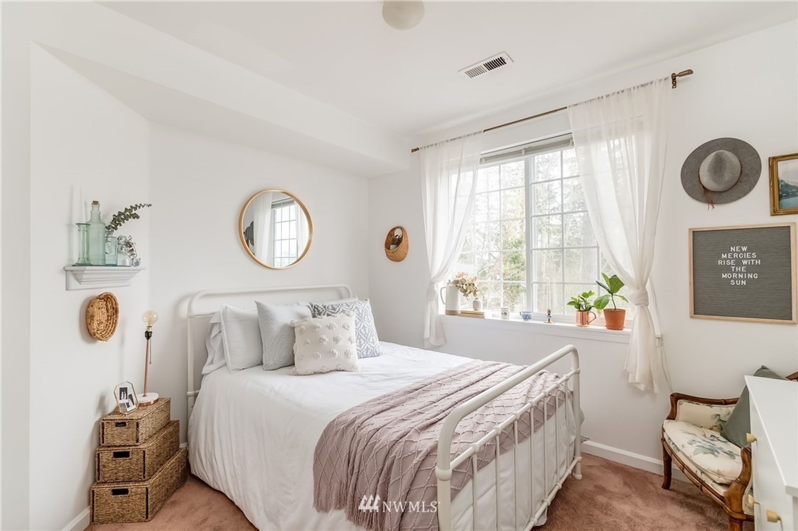 824 Blueberry Ln. - Bellingham - Washington - 6 bed, 3.5 bath rental property