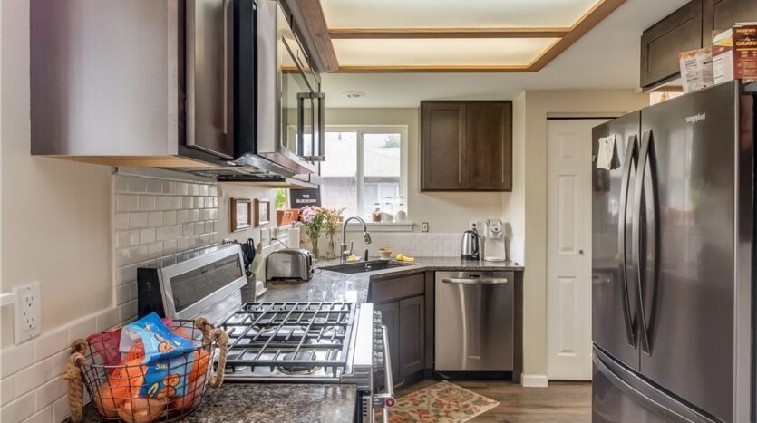 824 Blueberry Ln. - Bellingham - Washington - 6 bed, 3.5 bath rental property