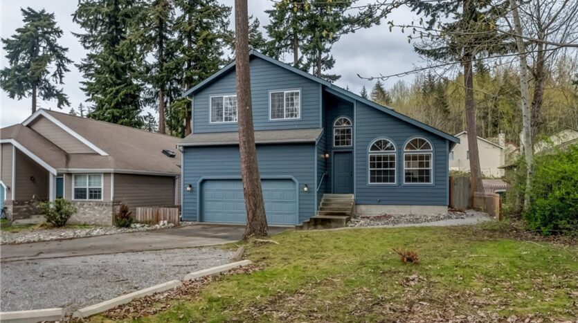 824 Blueberry Ln. - Bellingham - Washington - 6 bed, 3.5 bath rental property