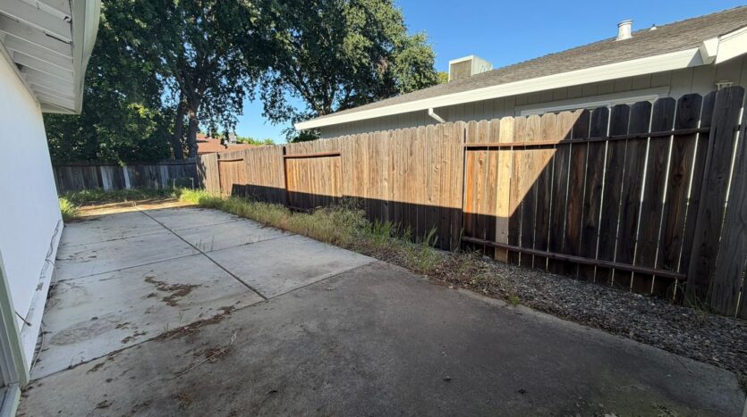 8939 El Oro Plaza Dr - Elk Grove - California - 2 bed, 1 bath rental property