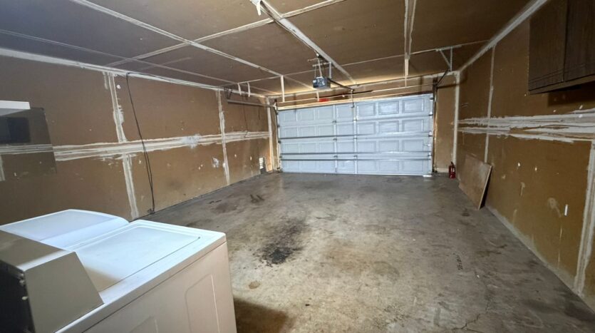 8939 El Oro Plaza Dr - Elk Grove - California - 2 bed, 1 bath rental property