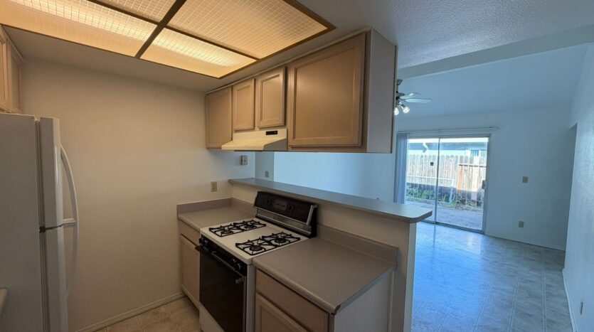 8939 El Oro Plaza Dr - Elk Grove - California - 2 bed, 1 bath rental property
