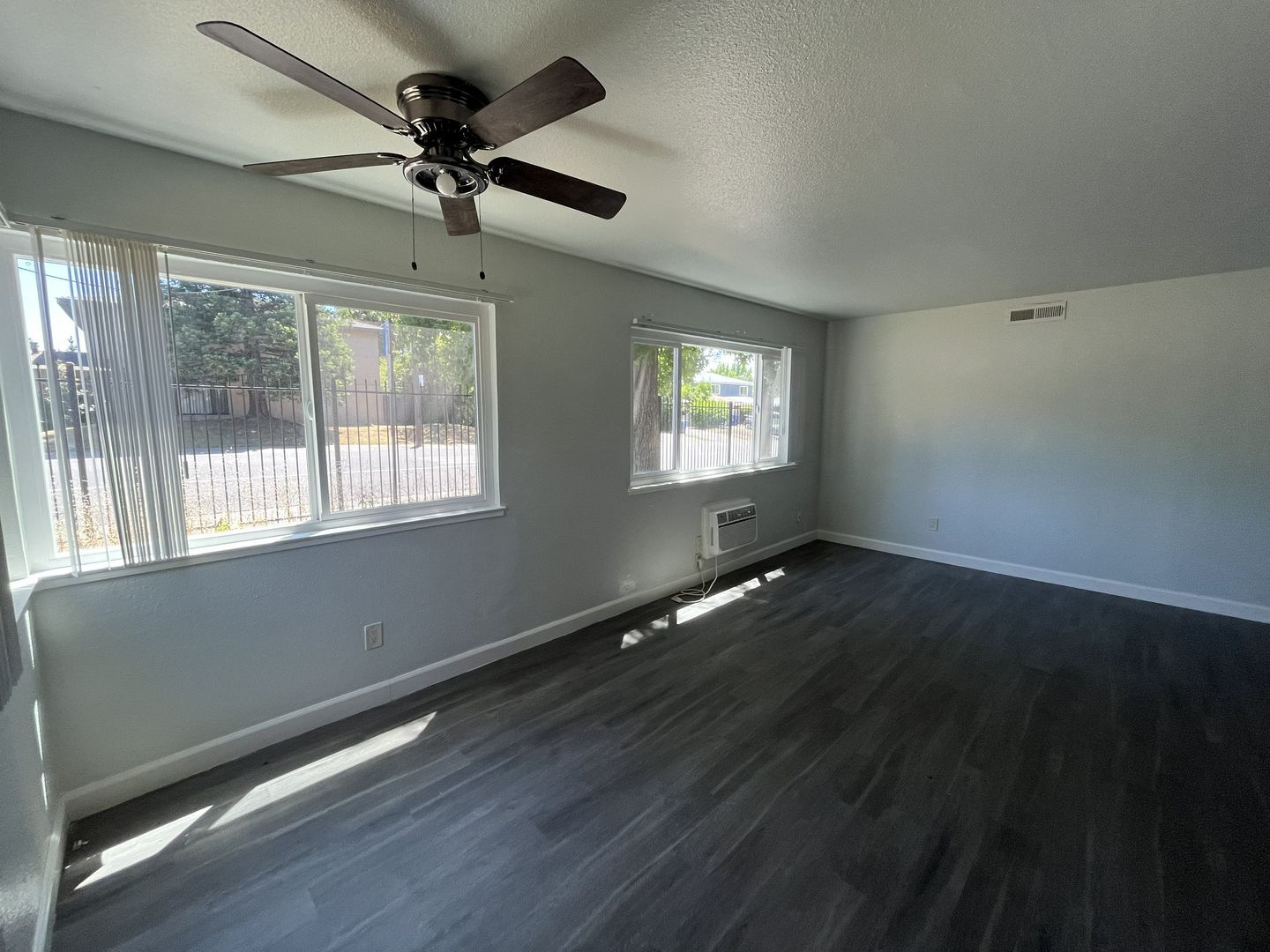901 Carro Drive  Unit #3 - Sacramento - California - 2 bed, 1 bath rental property