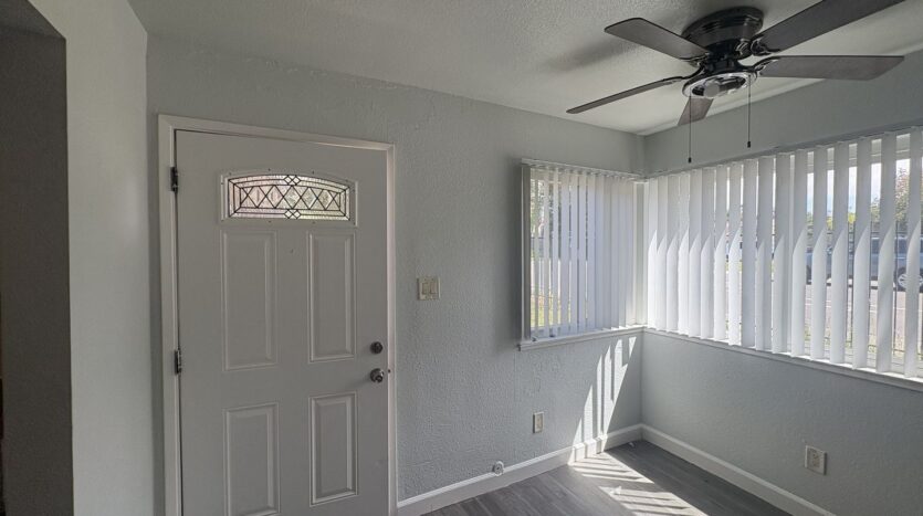 901 Carro Drive  Unit #3 - Sacramento - California - 2 bed, 1 bath rental property