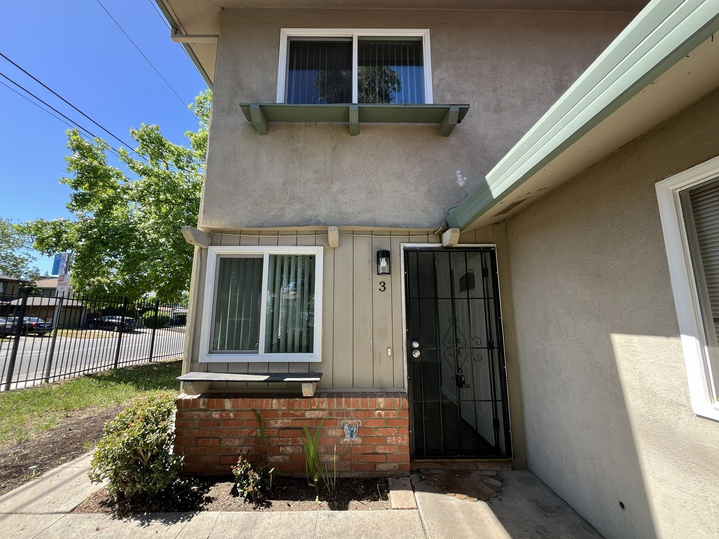 901 Carro Drive  Unit #3 - Sacramento - California - 2 bed, 1 bath rental property