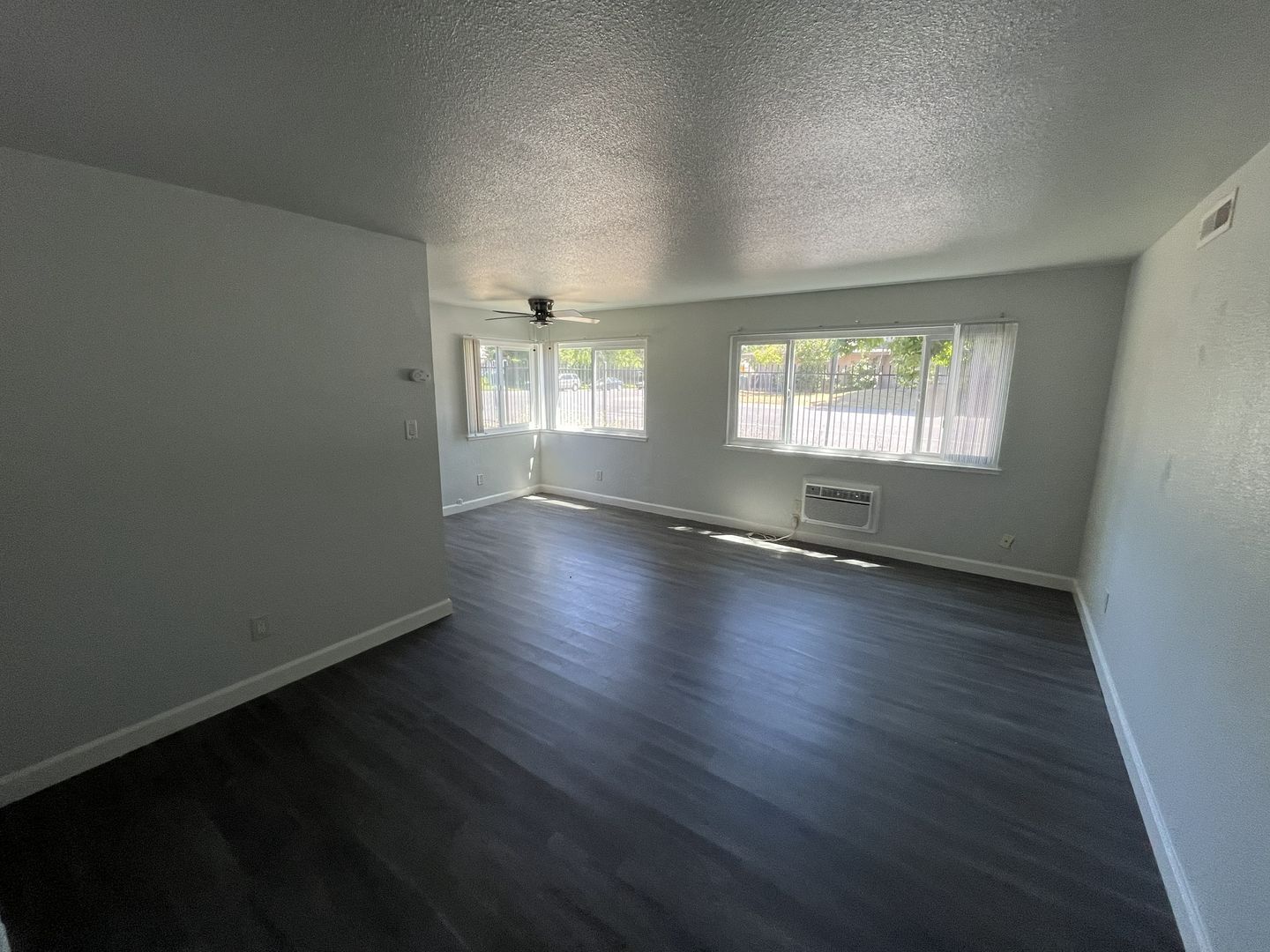 901 Carro Drive  Unit #3 - Sacramento - California - 2 bed, 1 bath rental property