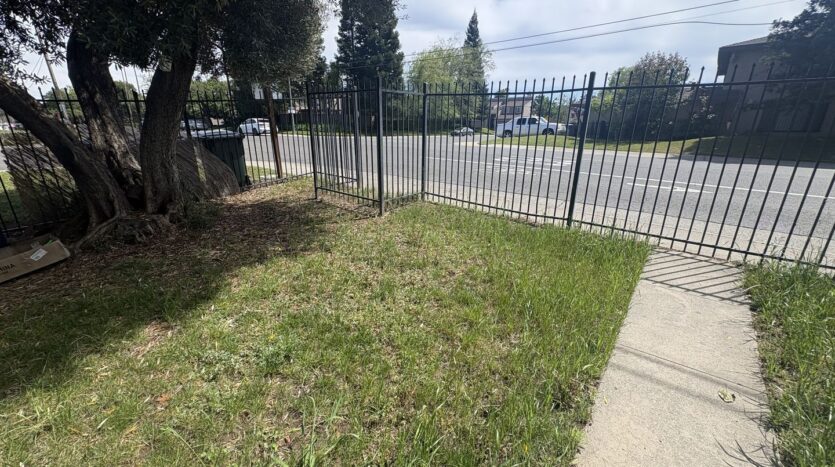 901 Carro Drive  Unit #3 - Sacramento - California - 2 bed, 1 bath rental property