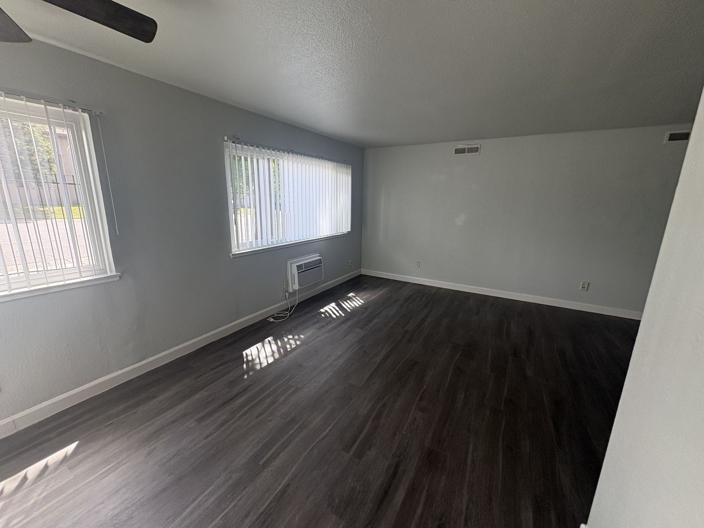 901 Carro Drive  Unit #3 - Sacramento - California - 2 bed, 1 bath rental property