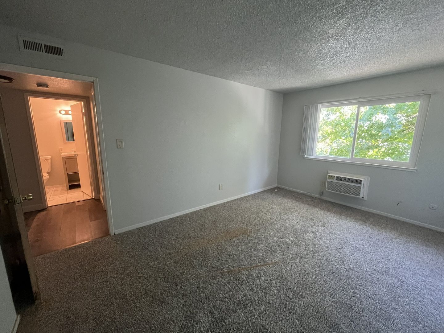 901 Carro Drive  Unit #3 - Sacramento - California - 2 bed, 1 bath rental property
