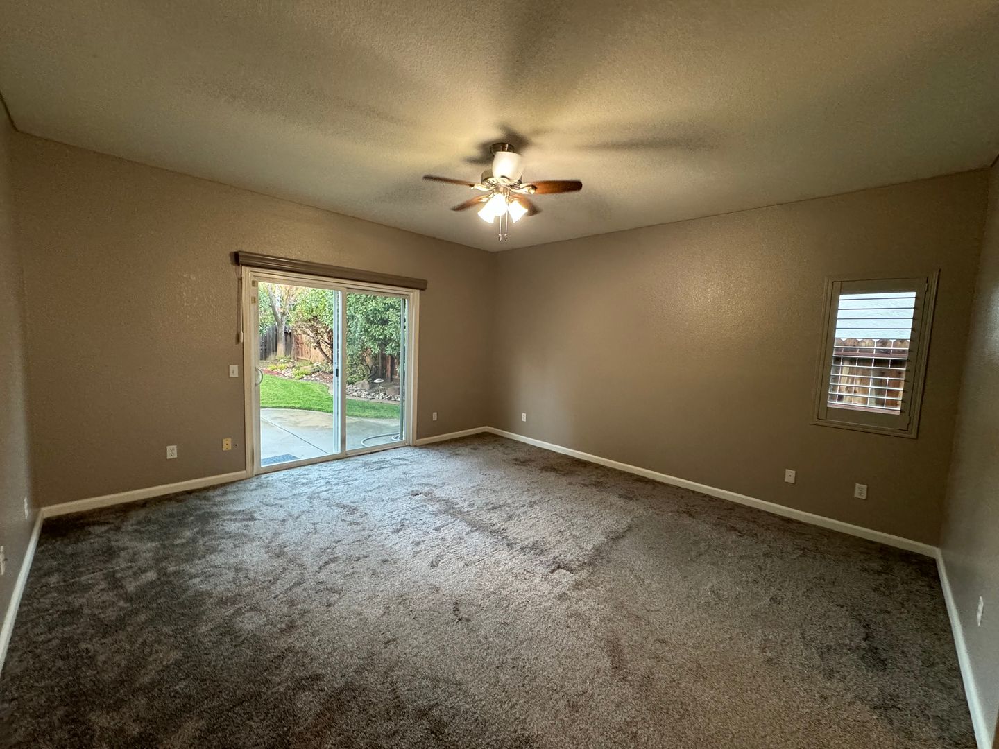 9577 Fetlock Way  - Elk Grove - California - 3 bed, 2 bath rental property