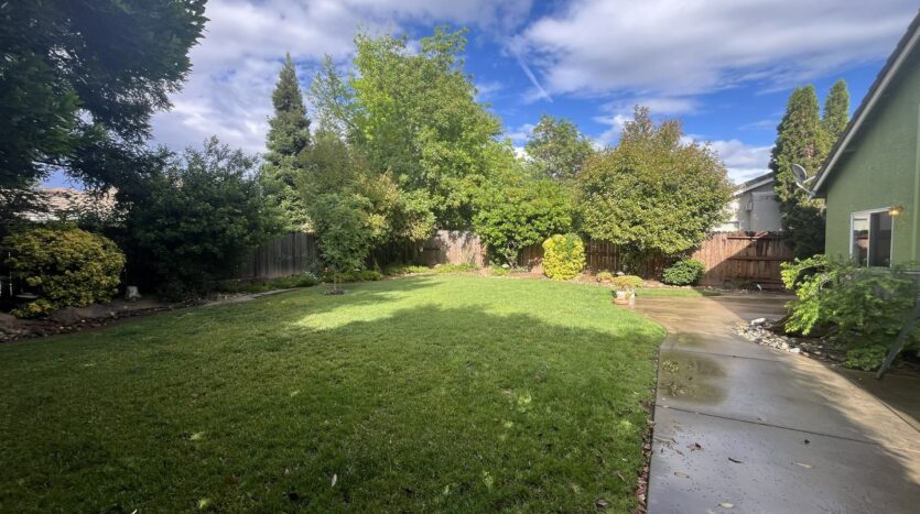 9577 Fetlock Way  - Elk Grove - California - 3 bed, 2 bath rental property