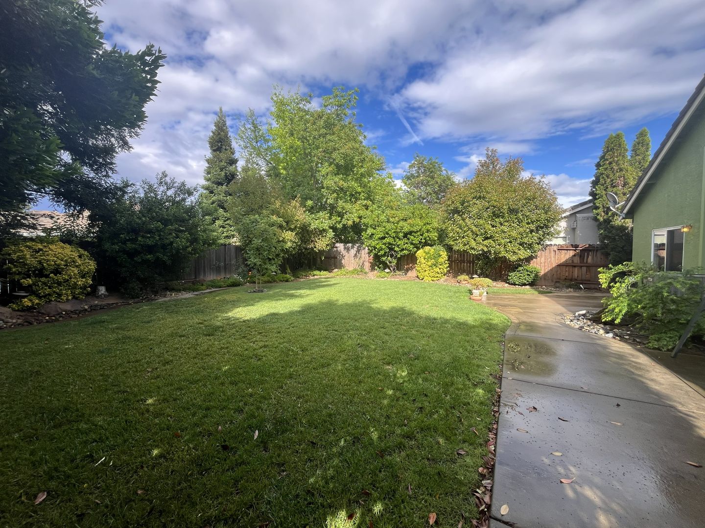 9577 Fetlock Way  - Elk Grove - California - 3 bed, 2 bath rental property