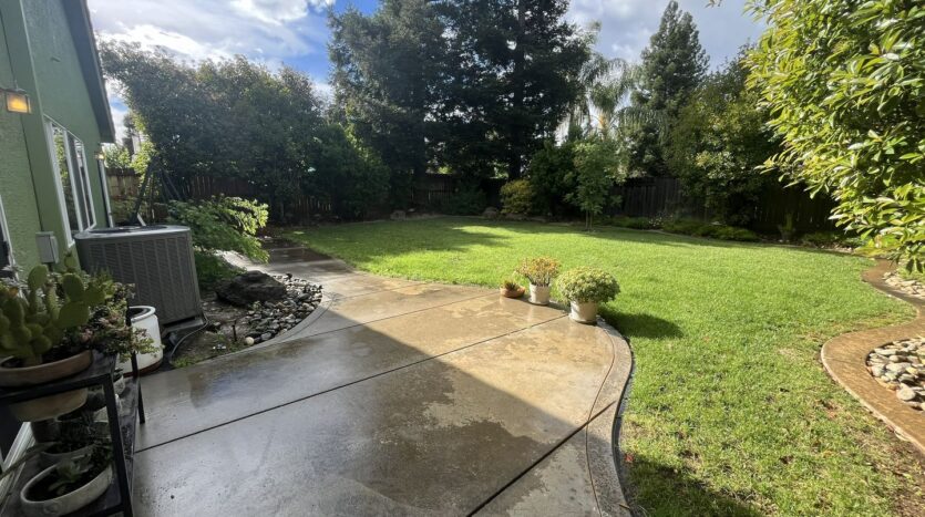 9577 Fetlock Way  - Elk Grove - California - 3 bed, 2 bath rental property