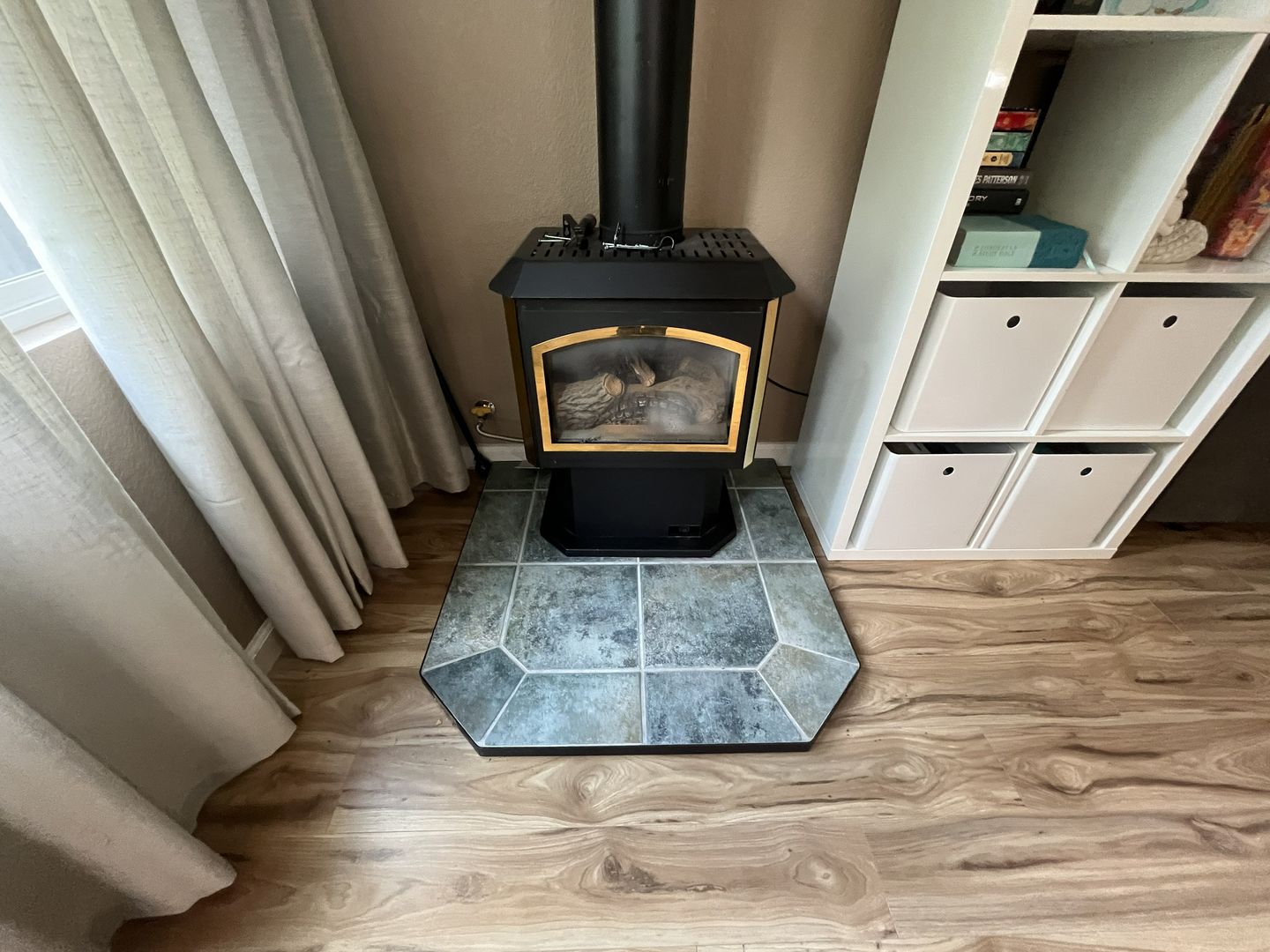 9577 Fetlock Way  - Elk Grove - California - 3 bed, 2 bath rental property