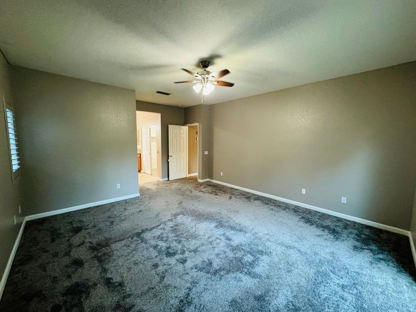 9577 Fetlock Way  - Elk Grove - California - 3 bed, 2 bath rental property