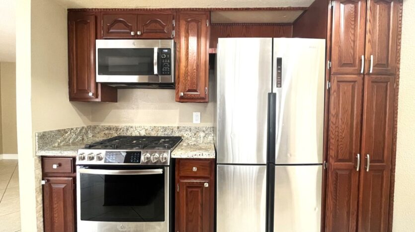 980 Tufts Circle - Corona - California - 3 bed, 2.5 bath rental property