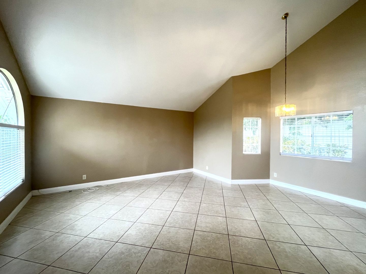 980 Tufts Circle - Corona - California - 3 bed, 2.5 bath rental property