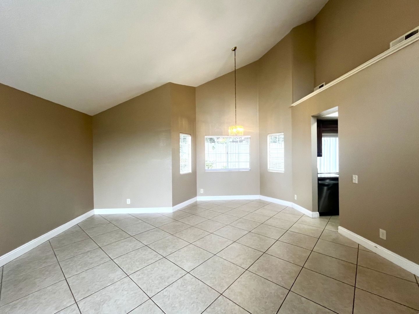 980 Tufts Circle - Corona - California - 3 bed, 2.5 bath rental property