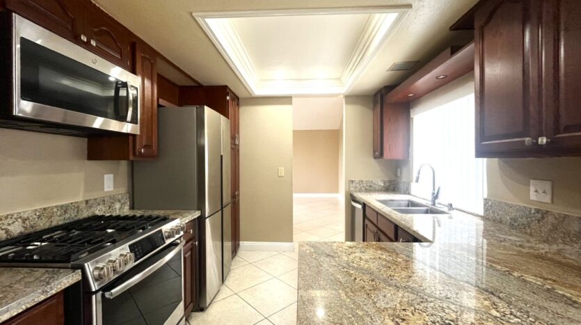 980 Tufts Circle - Corona - California - 3 bed, 2.5 bath rental property